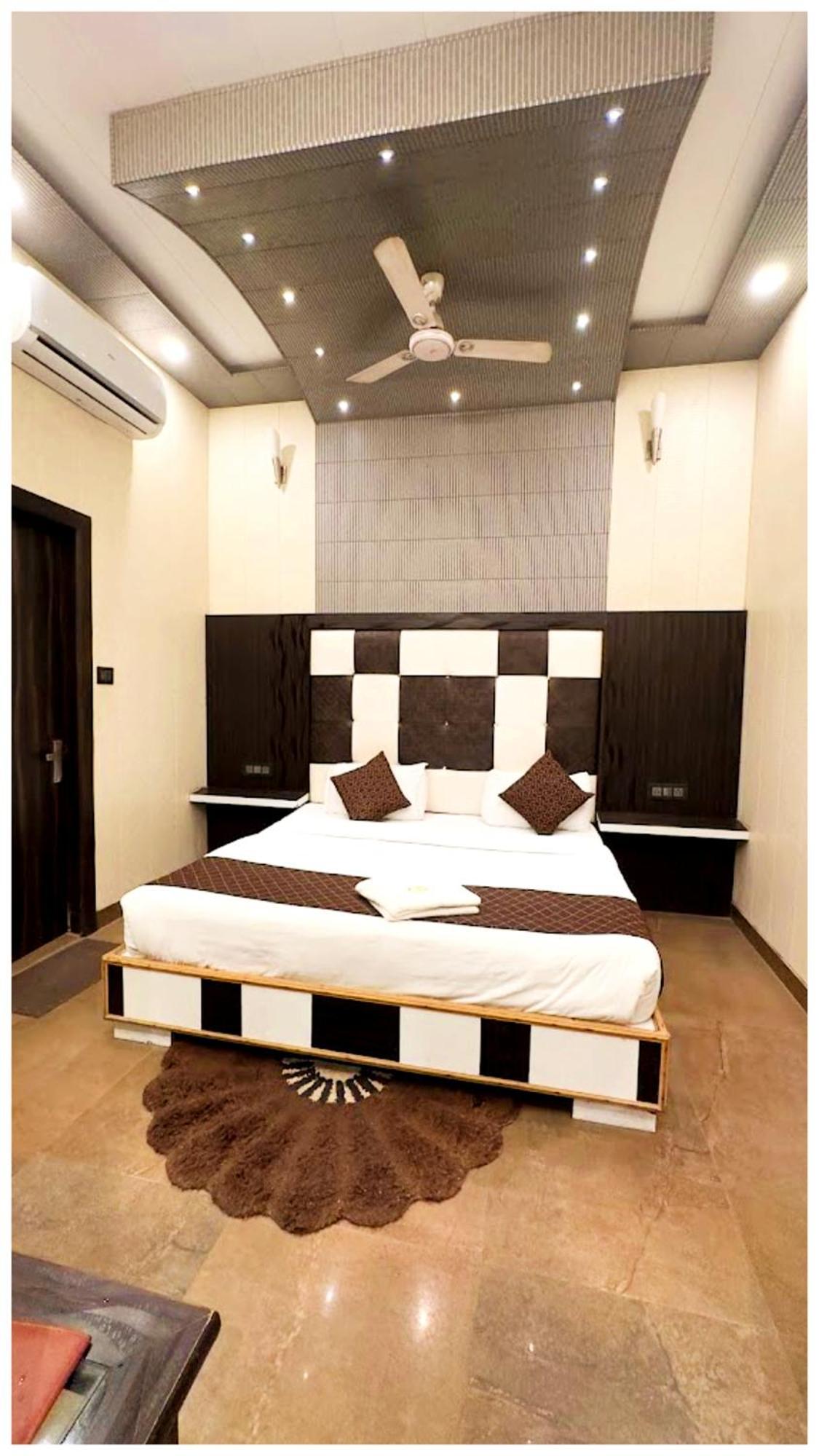 Grg Pardesi Hotel Haridwār Extérieur photo