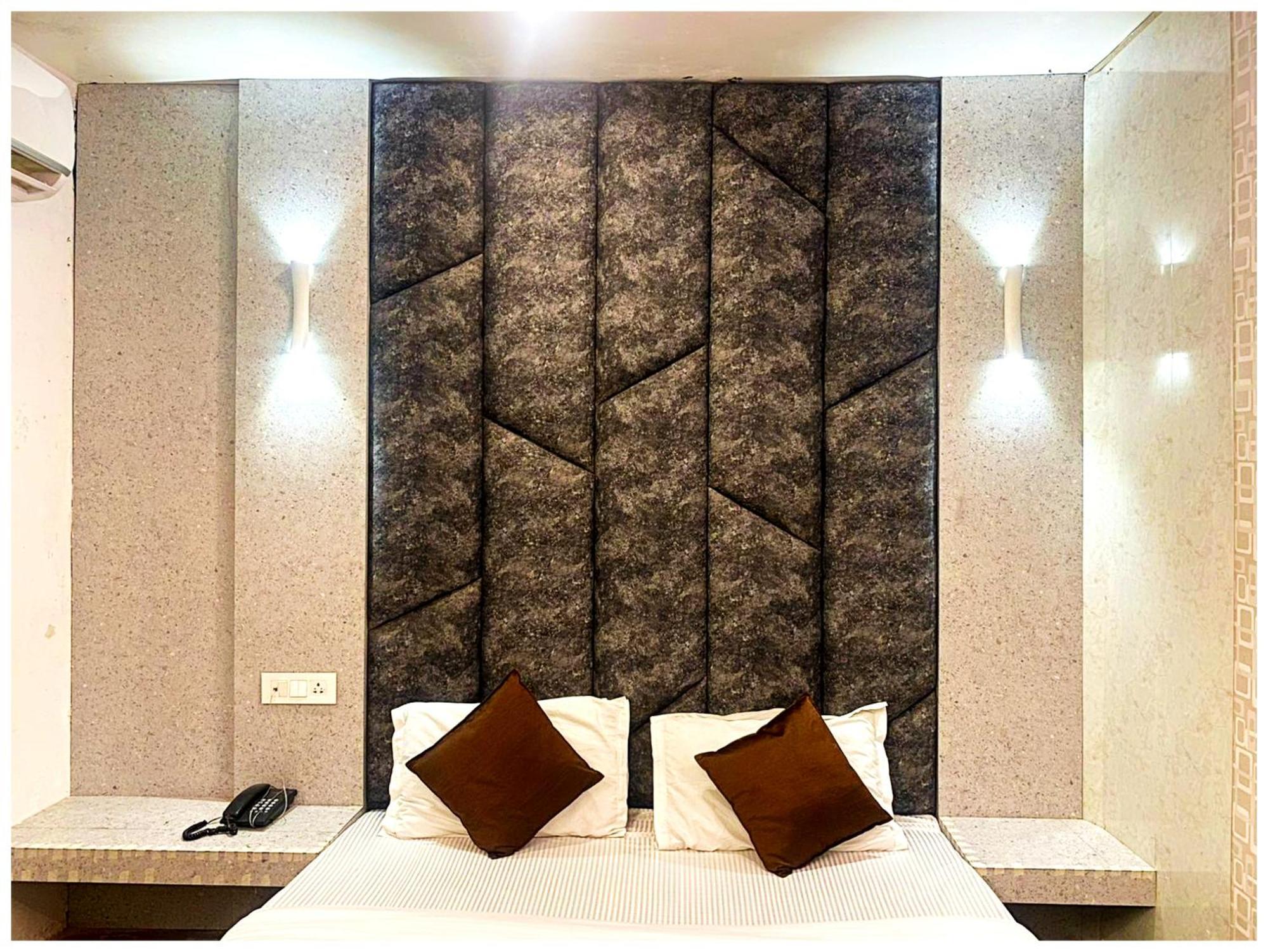 Grg Pardesi Hotel Haridwār Extérieur photo