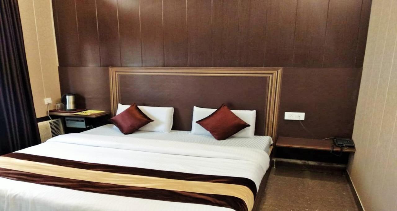 Grg Pardesi Hotel Haridwār Extérieur photo
